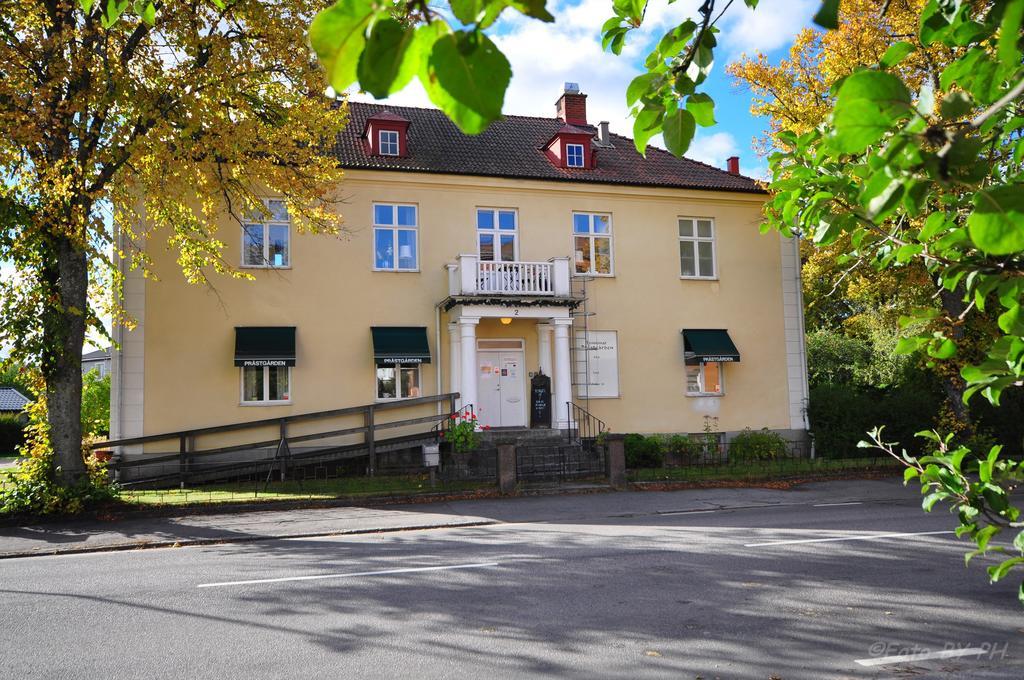 Bed and Breakfast Pensionat Praestgarden Töreboda Exterior foto